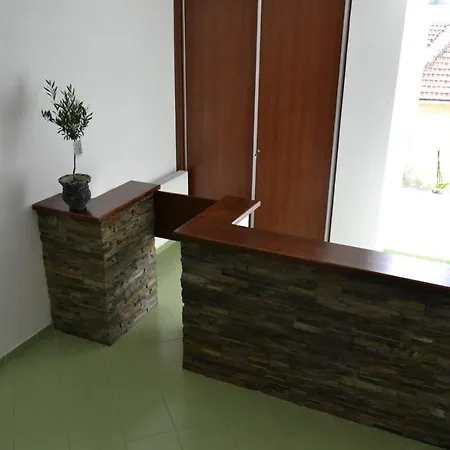 Alojamento de Acomodação e Pequeno-almoço Leone Penzion&restaurant Harichovce